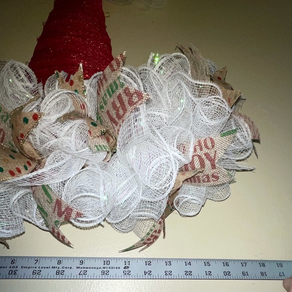 Santa Hat Wreath - Picture 7 of 7